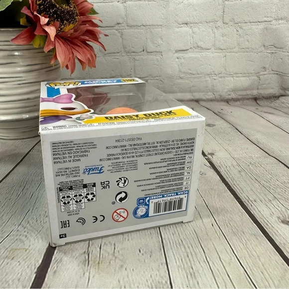 Funko pop Disney Daisy Duck 1192 - Picture 5 of 5